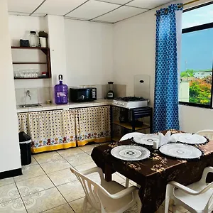 Apartamento Departamentos De Alquiler A 2 Cuadras Del Malecon Y Cerca Del Aeropuerto, Puerto Baquerizo Moreno
